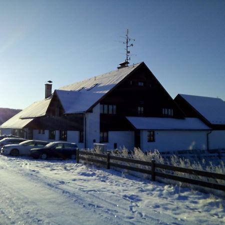 Отель Orlik Рейвиз Экстерьер фото